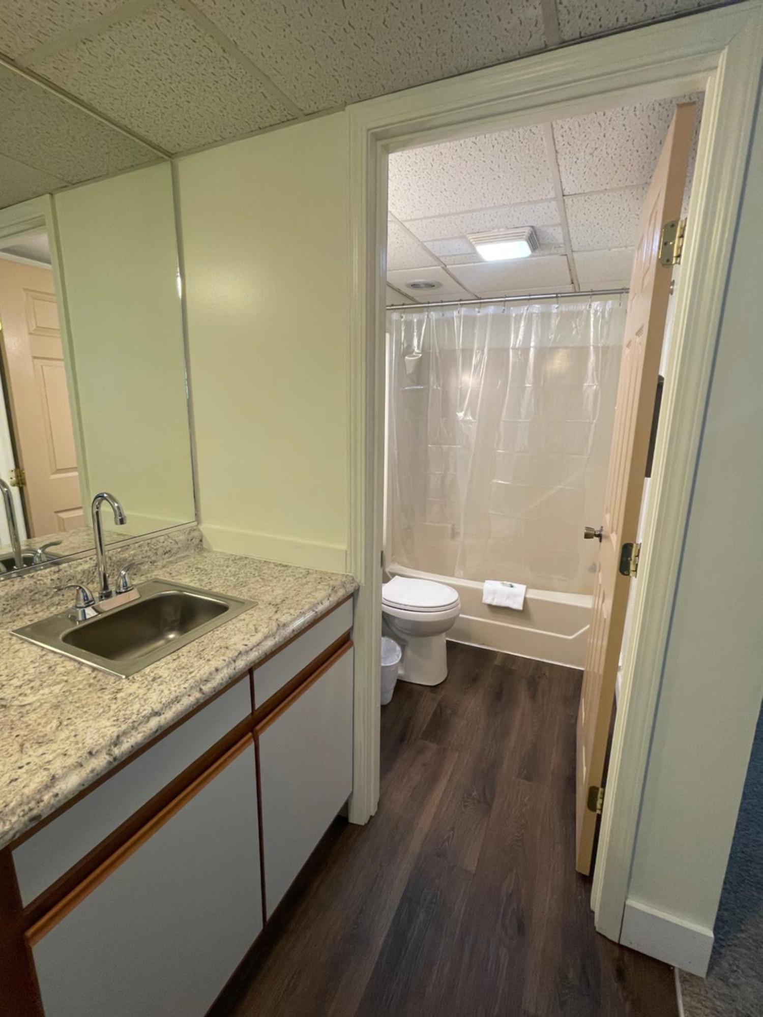 Inn 32 Северен Уудсток Екстериор снимка